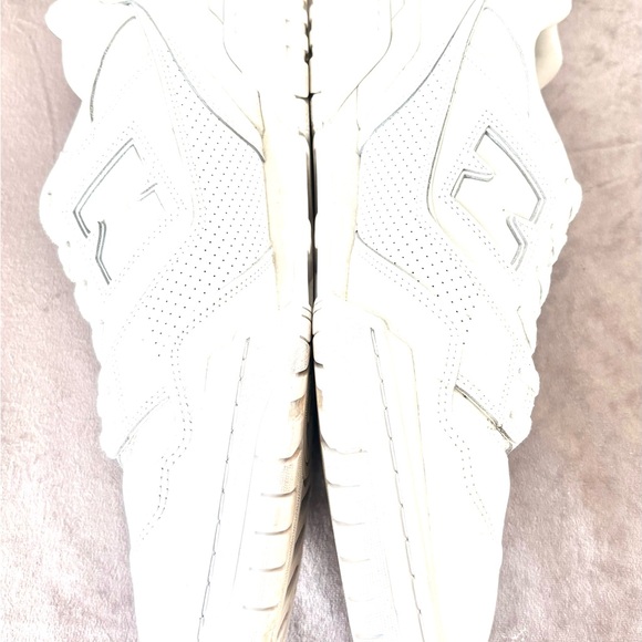 MENS NEW BALANCE WHITE BASKETBALL 650 R
DESIGN LOW TOP LACE UP SZ 16 - Picture 7 of 11